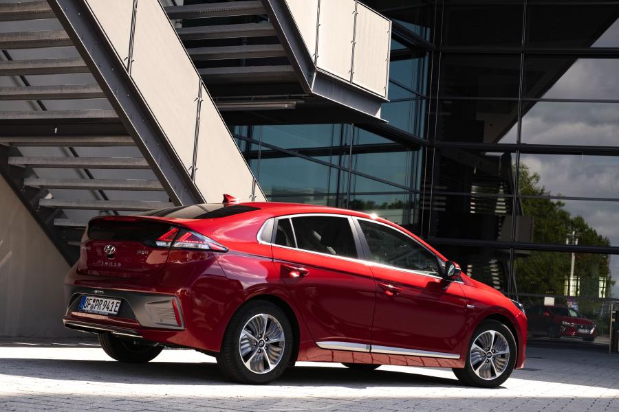  Hyundai IONIQ plug-in (AE) 2019 года  (WW) (фото 37 из 45)